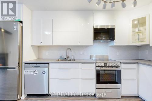 37 - 67 Valleyview Road, Kitchener, ON - Indoor Photo Showing Kitchen