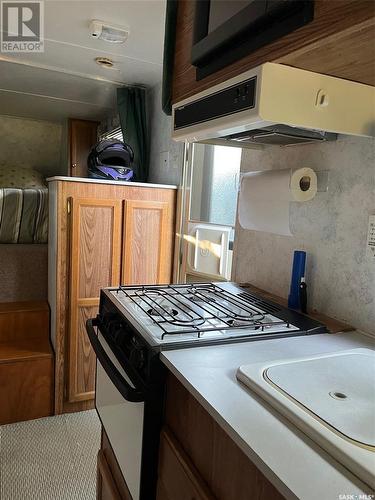 525 Mistusinne Crescent, Mistusinne, SK - Indoor Photo Showing Kitchen