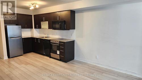 #410 -50 Town Centre Crt, Toronto, ON - Indoor Photo Showing Kitchen