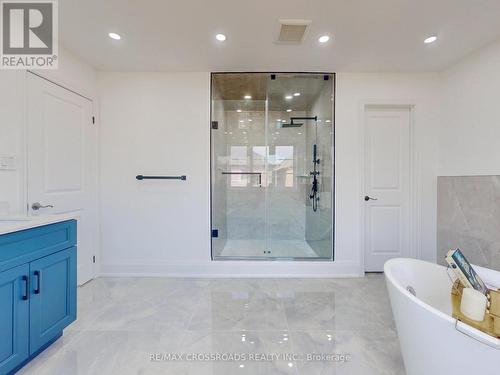 2 Deepwood Crescent, East Gwillimbury, ON - Indoor Photo Showing Bathroom
