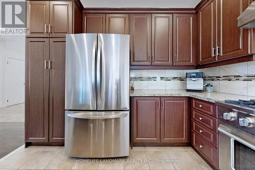 718 Peter Hall Drive, Newmarket, ON - Indoor Photo Showing Kitchen
