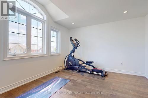 718 Peter Hall Drive, Newmarket, ON - Indoor Photo Showing Gym Room