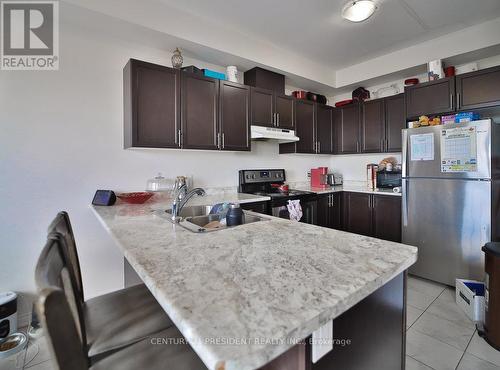 172 Davenfield Circle, Brampton, ON - Indoor Photo Showing Kitchen With Double Sink