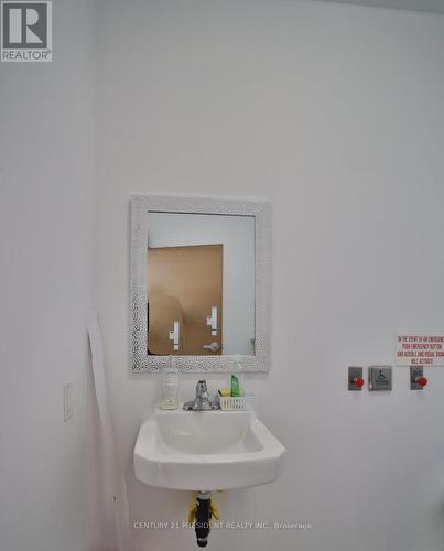 172 Davenfield Circ, Brampton, ON - Indoor Photo Showing Bathroom