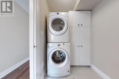 #46 -275 Royalton Common St, Oakville, ON - Indoor Photo Showing Laundry Room
