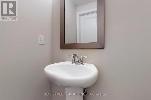 #46 -275 Royalton Common St, Oakville, ON - Indoor Photo Showing Bathroom
