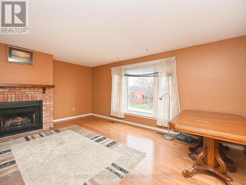 4326 Waterford Crescent, Mississauga, ON - Indoor Photo Showing Living Room With Fireplace