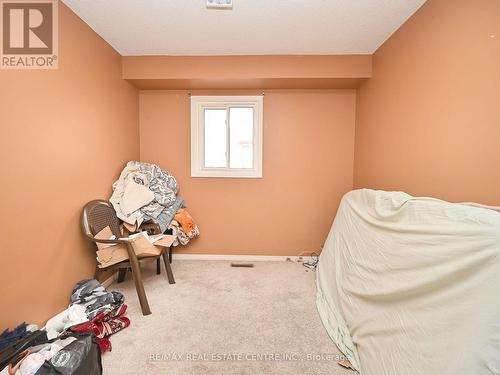 4326 Waterford Crescent, Mississauga, ON - Indoor Photo Showing Bedroom