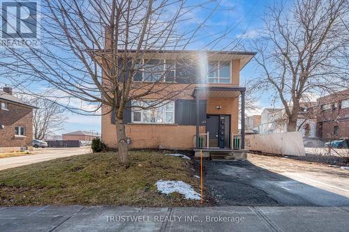 105 Mary St E, Whitby, ON - Outdoor