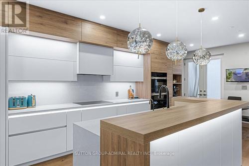 17 Arband Ave, Vaughan, ON - Indoor Photo Showing Kitchen