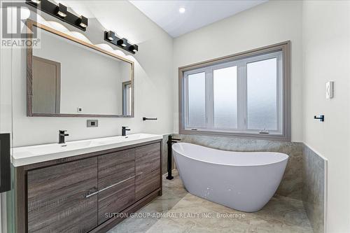 17 Arband Ave, Vaughan, ON - Indoor Photo Showing Bathroom