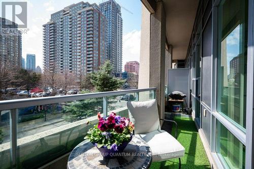 #205 -1 Elm Dr W, Mississauga, ON - Outdoor With Balcony