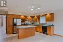 8042 Oakridge Drive, Niagara Falls, ON  - Indoor Photo Showing Kitchen 