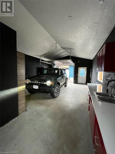 311 Fifth Street, Mattawa, ON - Indoor Photo Showing Garage