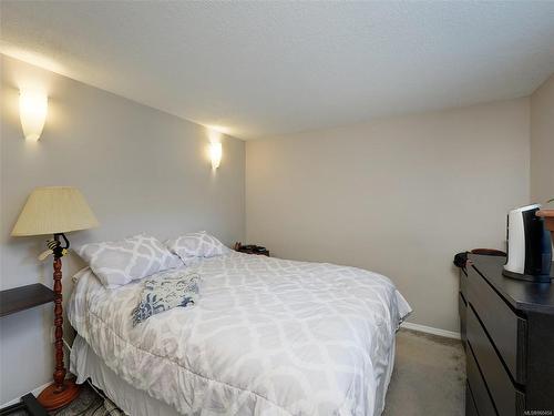 740 Rockheights Ave, Esquimalt, BC - Indoor Photo Showing Bedroom