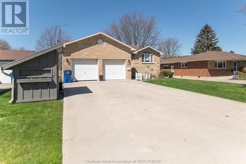 51 Pine Drive, Wallaceburg, ON - Outdoor With Facade