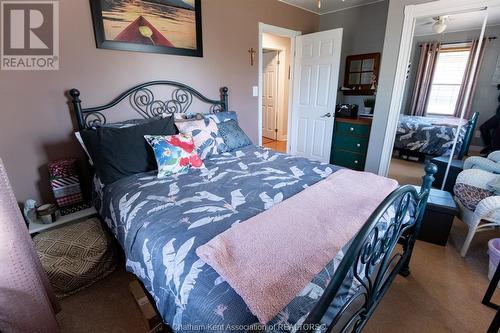 51 Pine Drive, Wallaceburg, ON - Indoor Photo Showing Bedroom
