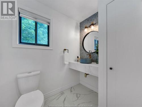5893 Cady Street, Lasalle, ON - Indoor Photo Showing Bathroom