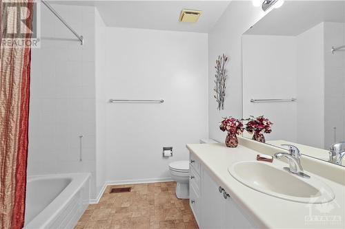 710 Coronation Avenue Unit#66, Ottawa, ON - Indoor Photo Showing Bathroom