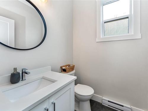 1040 Jenkins Ave, Langford, BC - Indoor Photo Showing Bathroom