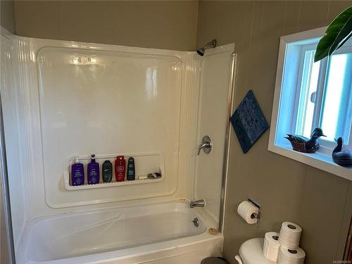 93 Johel Rd, Lake Cowichan, BC - Indoor Photo Showing Bathroom