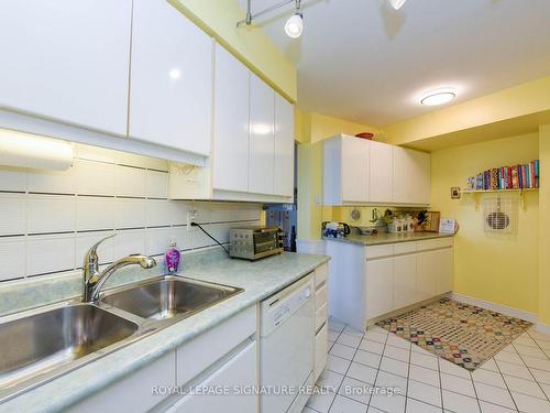 1604-7250 Yonge St, Vaughan, ON - Indoor Photo Showing Kitchen With Double Sink