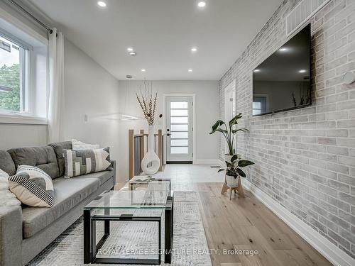 63 Manitoba St, Toronto, ON - Indoor Photo Showing Living Room