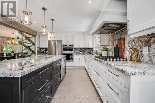 775 Wylan Crt, Mississauga, ON - Indoor Photo Showing Kitchen With Upgraded Kitchen