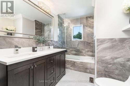 775 Wylan Crt, Mississauga, ON - Indoor Photo Showing Bathroom