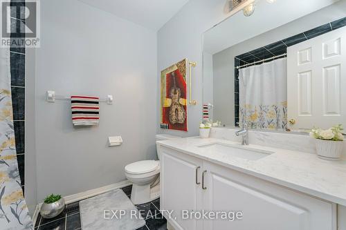 314 Duncan Lane, Milton, ON - Indoor Photo Showing Bathroom