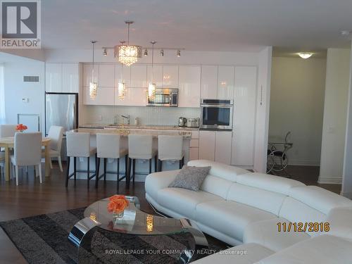 #1702 -80 Marine Parade Dr, Toronto, ON - Indoor Photo Showing Living Room