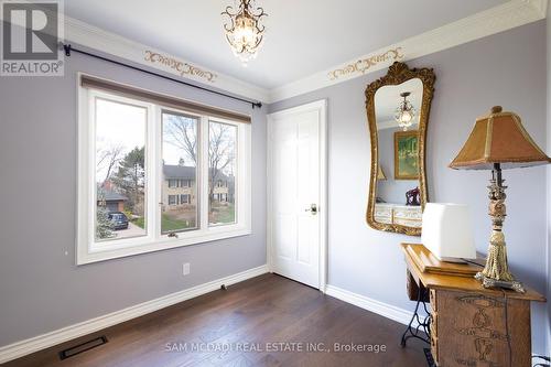 28 Stonegate Dr, Hamilton, ON - Indoor Photo Showing Other Room