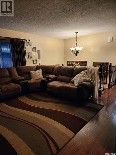 838 Prospect Avenue, Oxbow, SK - Indoor Photo Showing Living Room