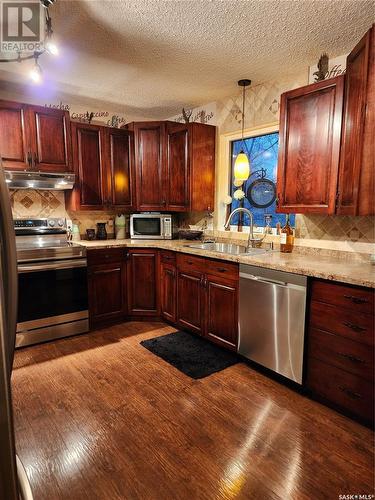 838 Prospect Avenue, Oxbow, SK - Indoor Photo Showing Kitchen