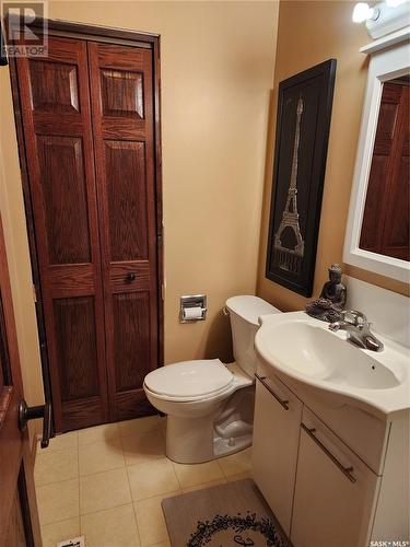 838 Prospect Avenue, Oxbow, SK - Indoor Photo Showing Bathroom