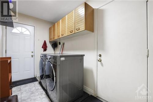 17 Pittaway Avenue, Ottawa, ON - Indoor Photo Showing Laundry Room
