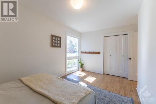 20 Varley Drive, Ottawa, ON - Indoor Photo Showing Bedroom