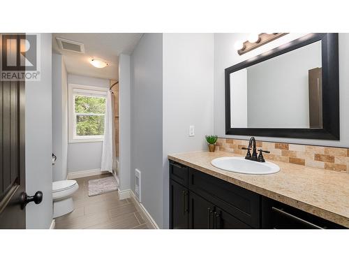 4817 Goat River North Road, Creston, BC - Indoor Photo Showing Bathroom