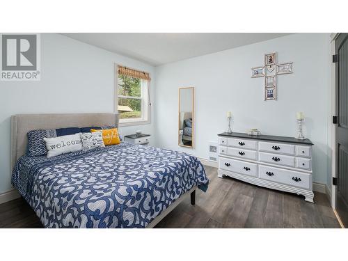 4817 Goat River North Road, Creston, BC - Indoor Photo Showing Bedroom