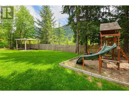 4817 Goat River North Road, Creston, BC - Outdoor With Backyard