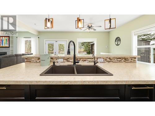 4817 Goat River North Road, Creston, BC - Indoor Photo Showing Kitchen With Double Sink