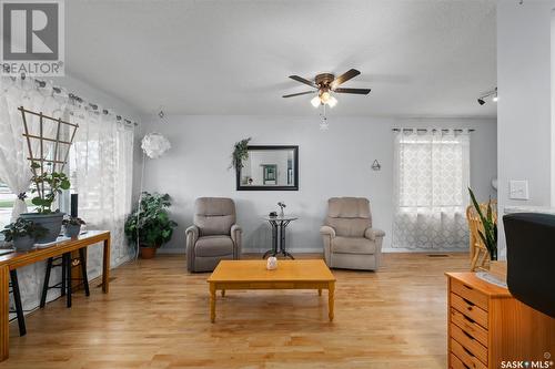 262 28Th Street W, Prince Albert, SK - Indoor Photo Showing Living Room