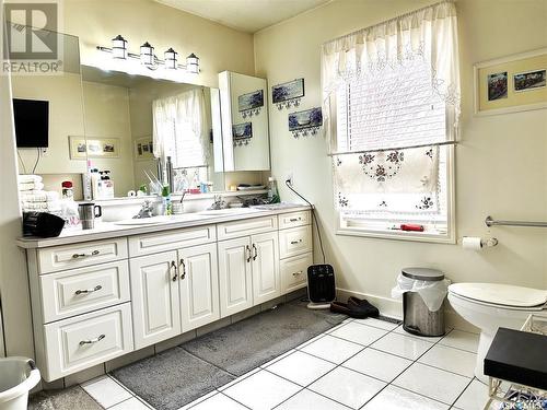 420 3Rd Avenue, Cudworth, SK - Indoor Photo Showing Bathroom