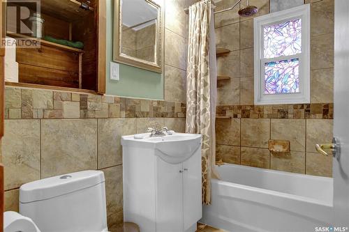 1413 Aberdeen Street, Regina, SK - Indoor Photo Showing Bathroom