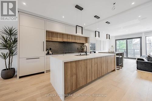 118 Airdrie Rd, Toronto, ON - Indoor Photo Showing Kitchen
