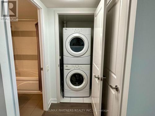 #710 -5168 Yonge St, Toronto, ON - Indoor Photo Showing Laundry Room