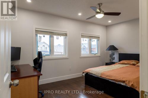 5435 Blue Spruce Ave, Burlington, ON - Indoor Photo Showing Bedroom