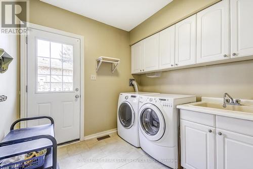 1169 Beechgrove Cres, Oakville, ON - Indoor Photo Showing Laundry Room