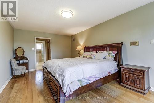 1169 Beechgrove Cres, Oakville, ON - Indoor Photo Showing Bedroom