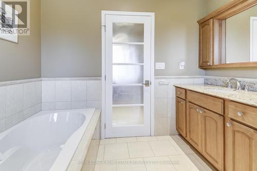 1169 Beechgrove Cres, Oakville, ON - Indoor Photo Showing Bathroom